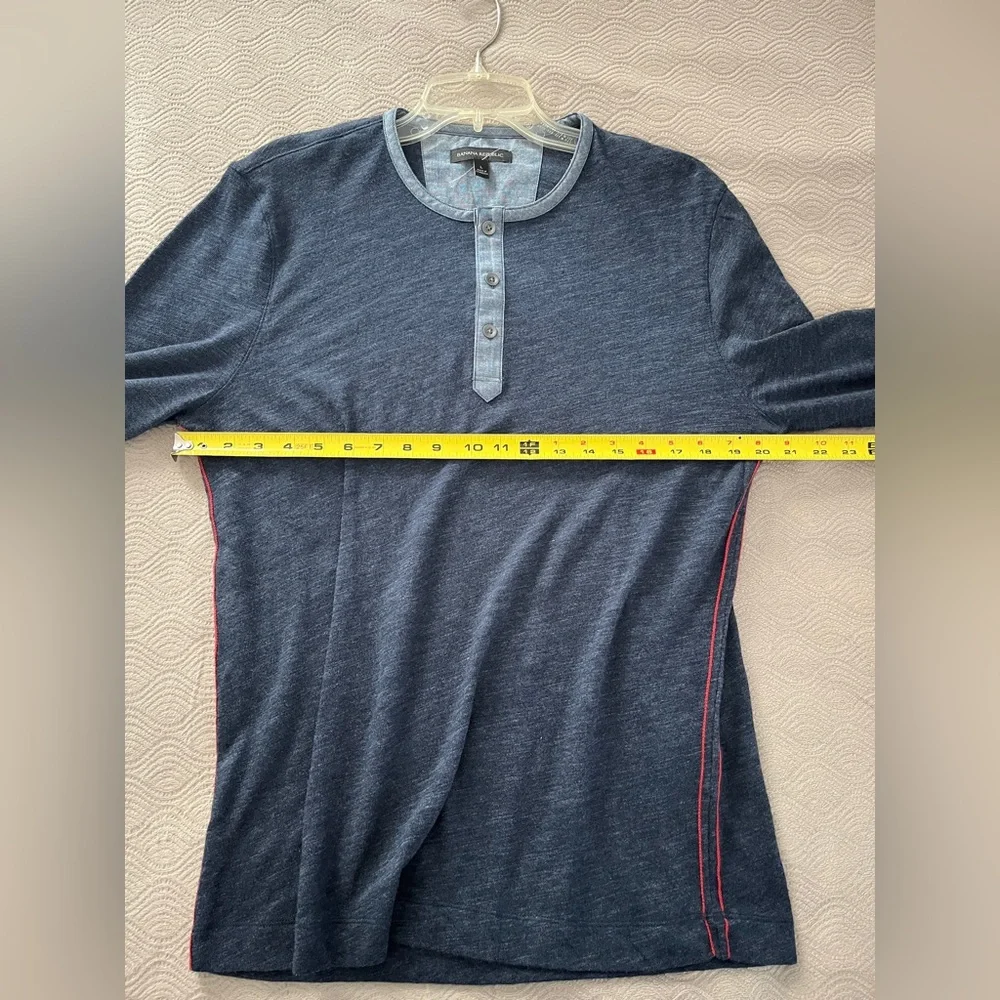Banana Republic men’s top in blue size large